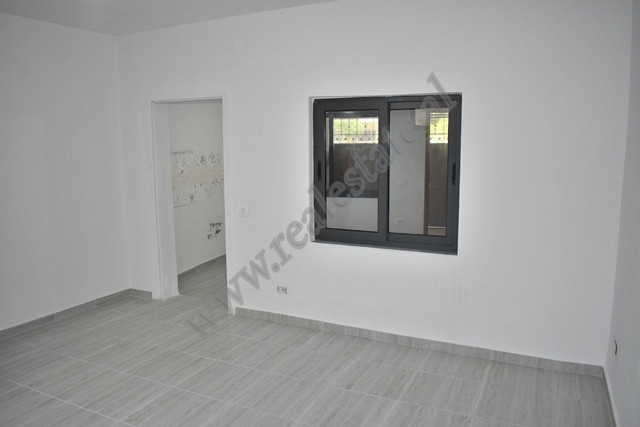 3-storey office villa for rent in Haxhi Hysen Dalliu Street in Tirana.
The building has a construct